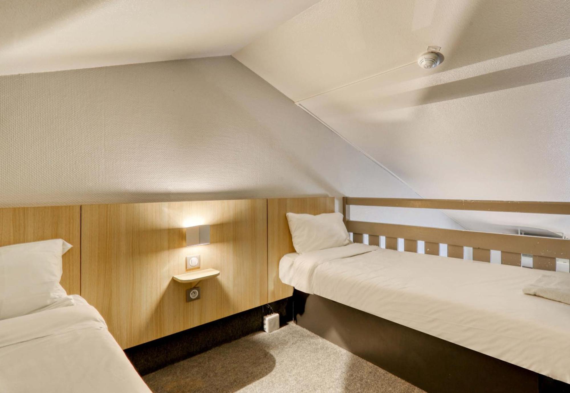 B&B Hotel Clermont-Ferrand Le Brezet Aeroport エクステリア 写真