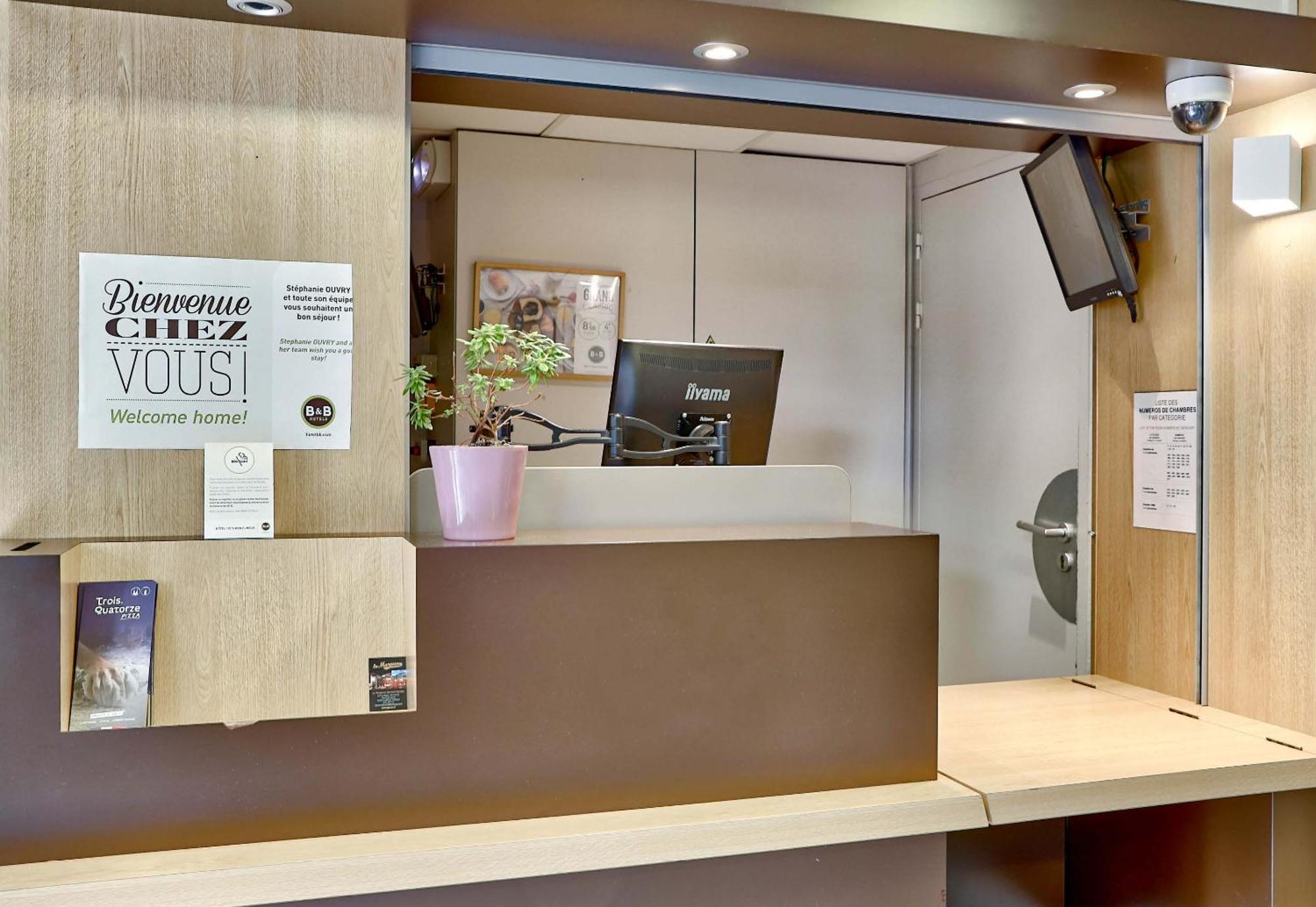 B&B Hotel Clermont-Ferrand Le Brezet Aeroport エクステリア 写真