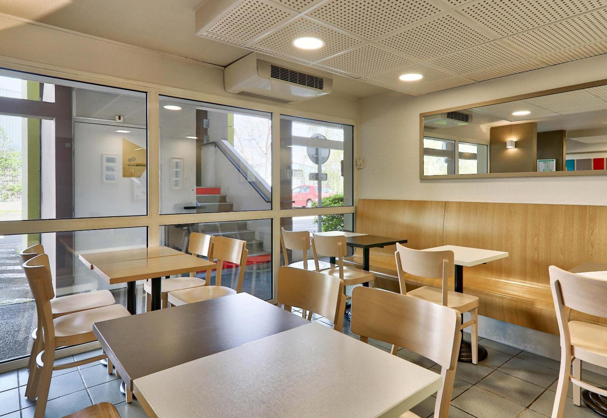 B&B Hotel Clermont-Ferrand Le Brezet Aeroport エクステリア 写真