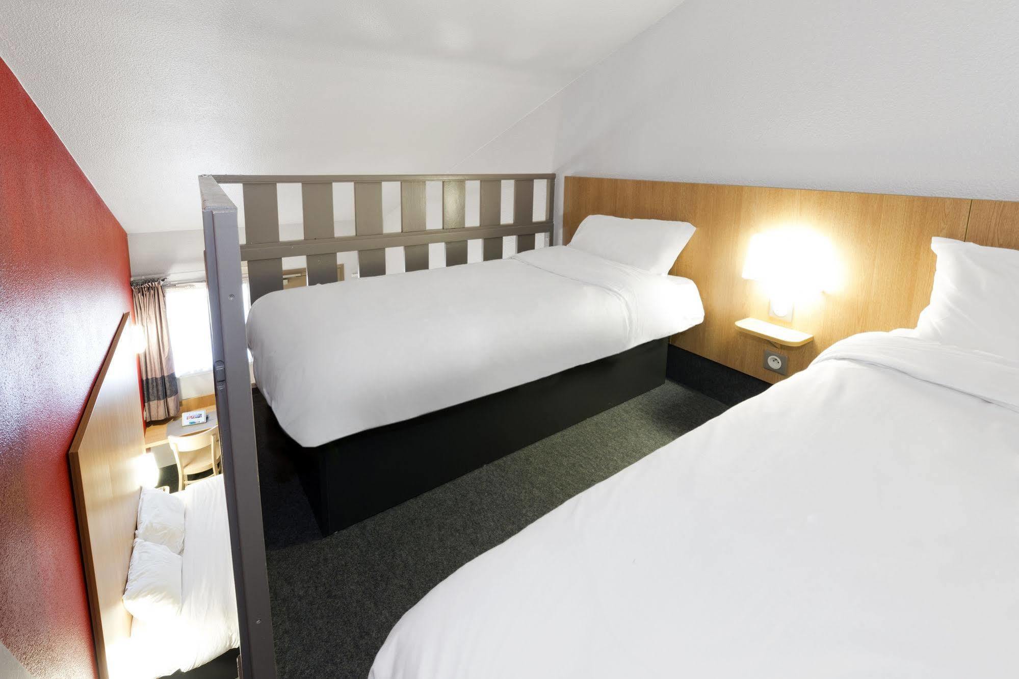 B&B Hotel Clermont-Ferrand Le Brezet Aeroport エクステリア 写真