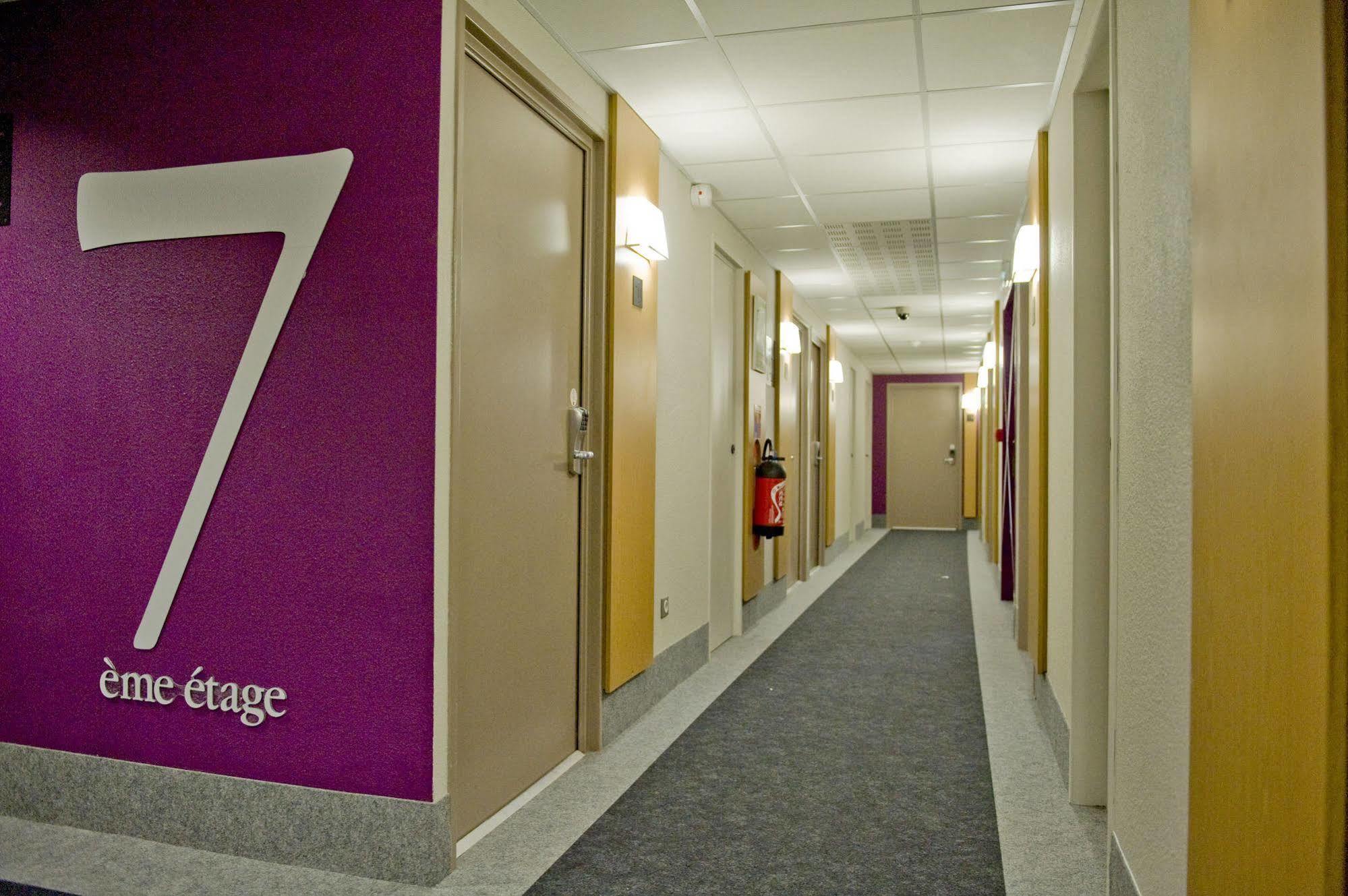 B&B Hotel Clermont-Ferrand Le Brezet Aeroport エクステリア 写真