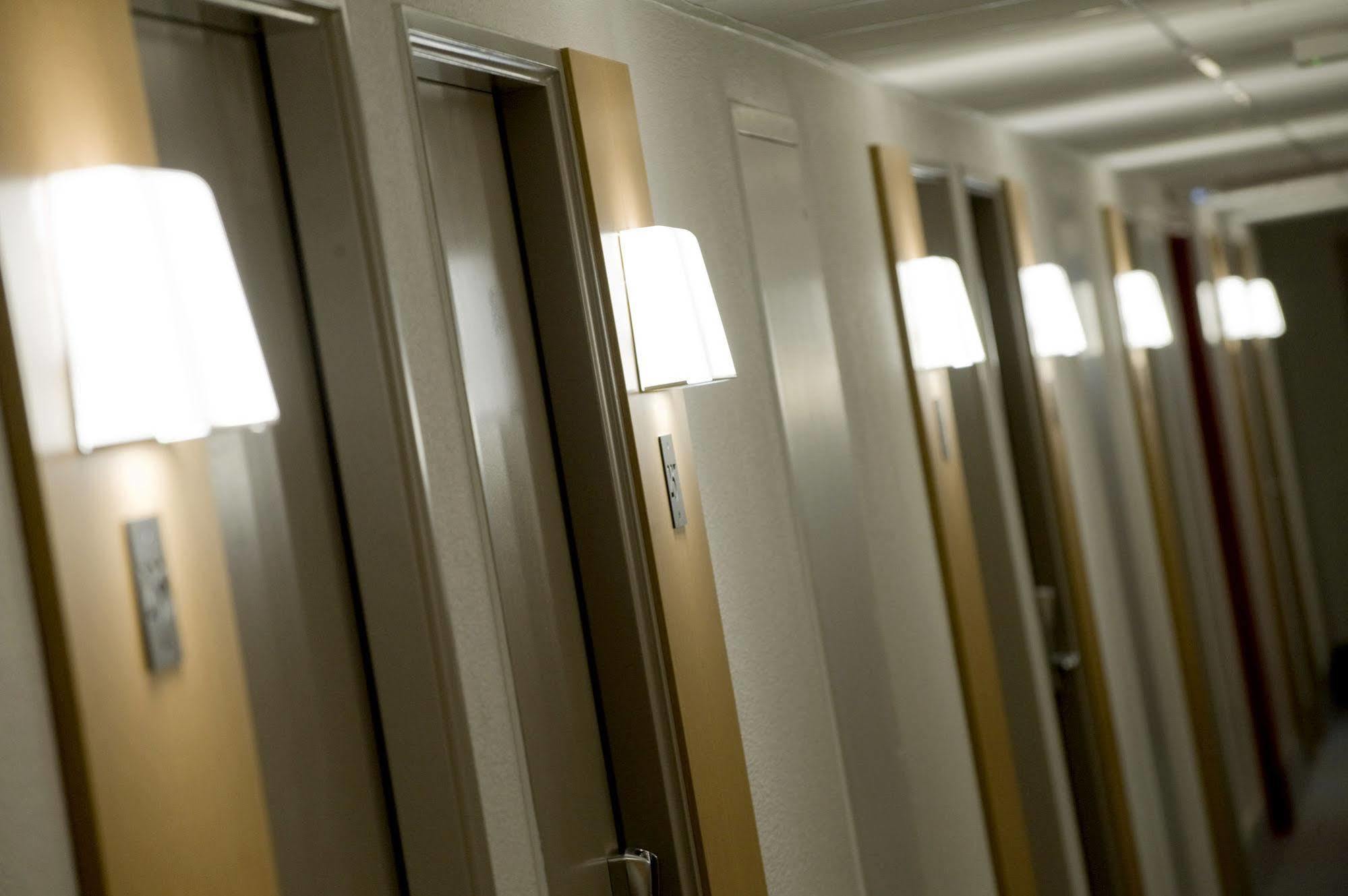 B&B Hotel Clermont-Ferrand Le Brezet Aeroport エクステリア 写真
