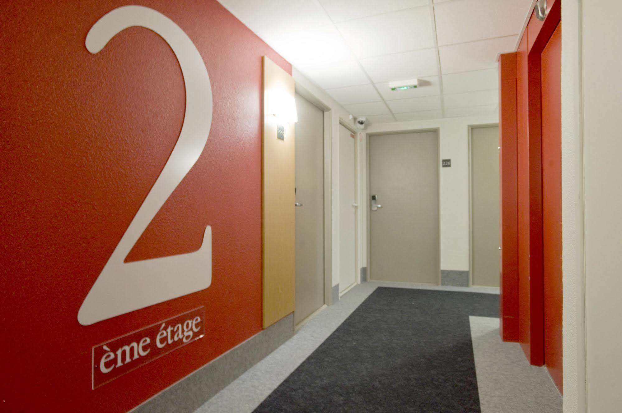 B&B Hotel Clermont-Ferrand Le Brezet Aeroport エクステリア 写真